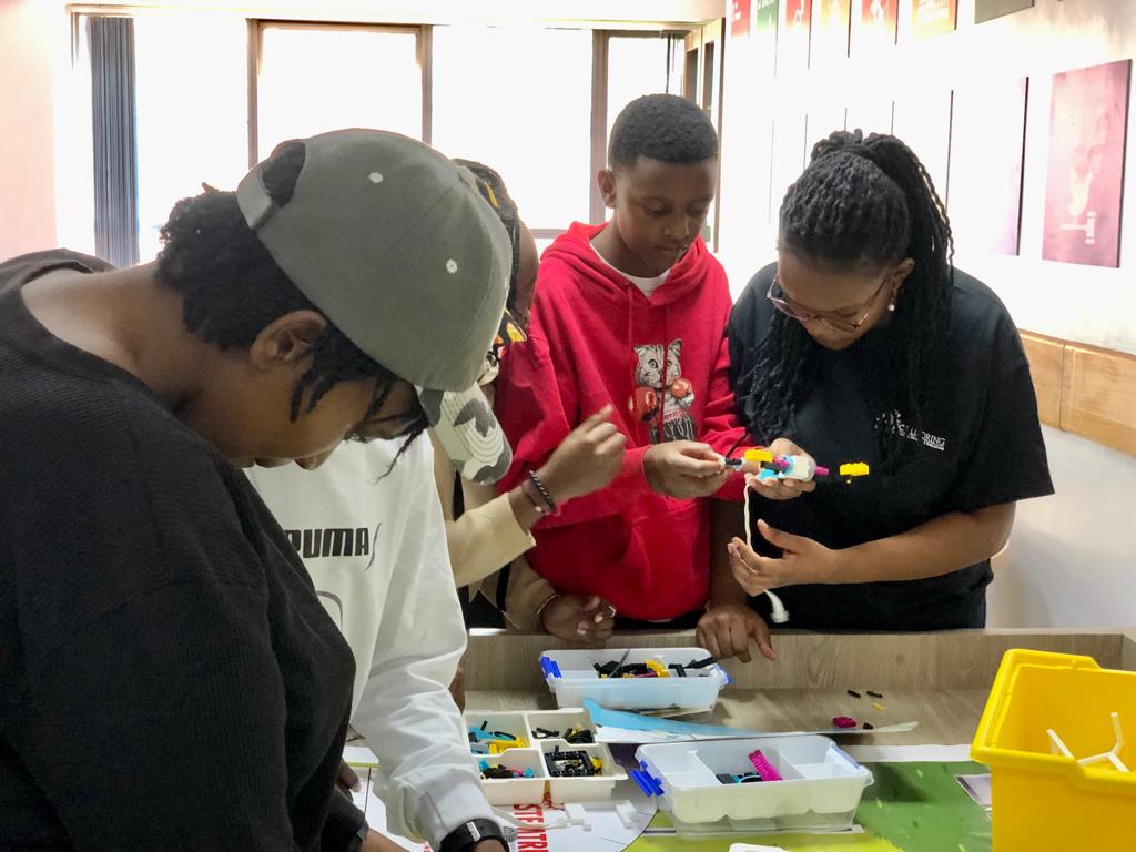Junior Innovators (Ages 10–13)